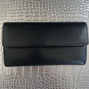 Black Louis Vuitton epi wallet used